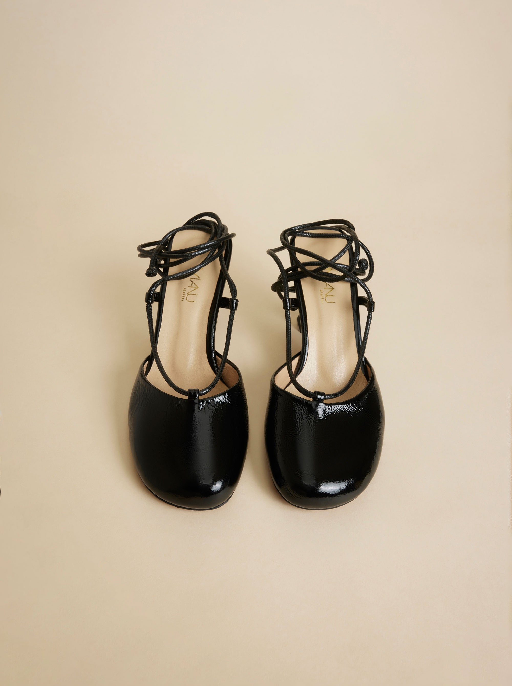 Pina Black High Gloss