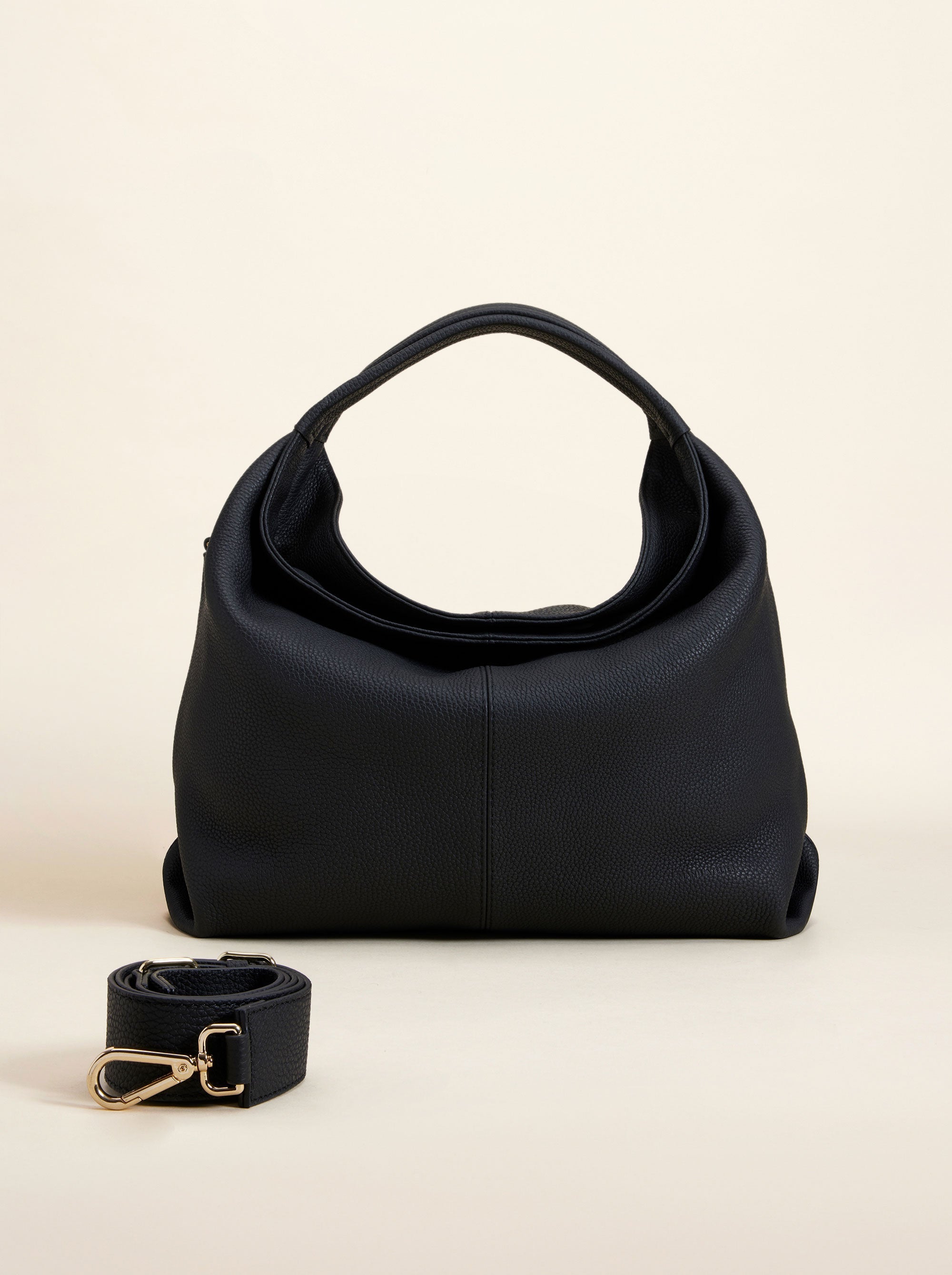 Gala Black Front
