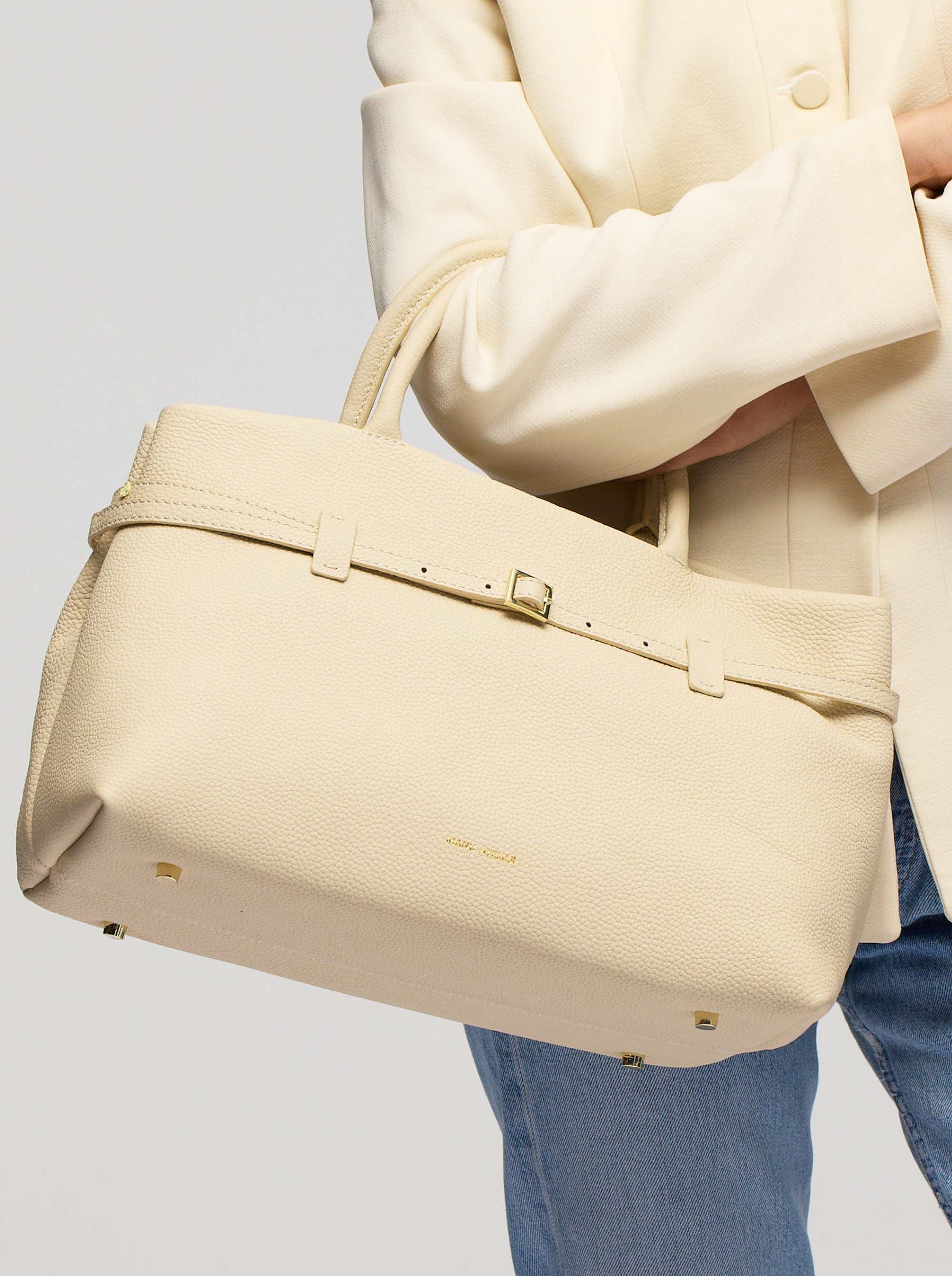 Le Cambon 35 Calf Skin Leather Vanilla with a model 