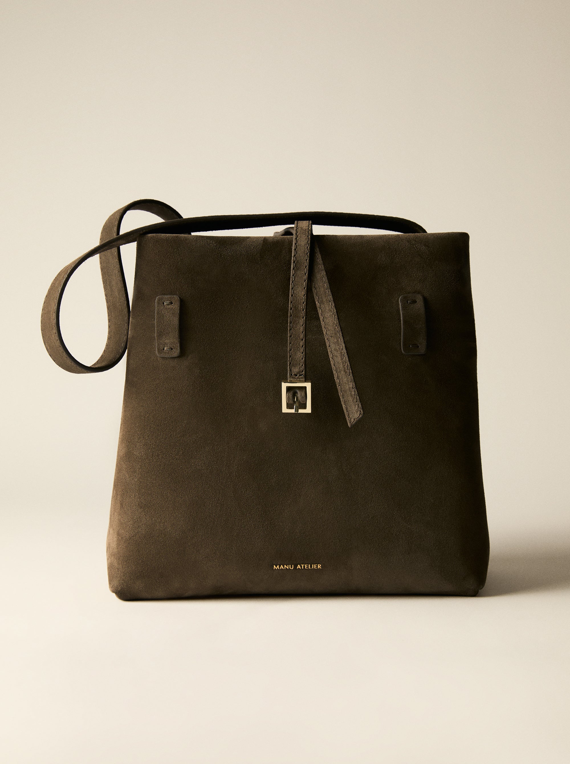Manu Atelier SS25 Homepage Image 005
