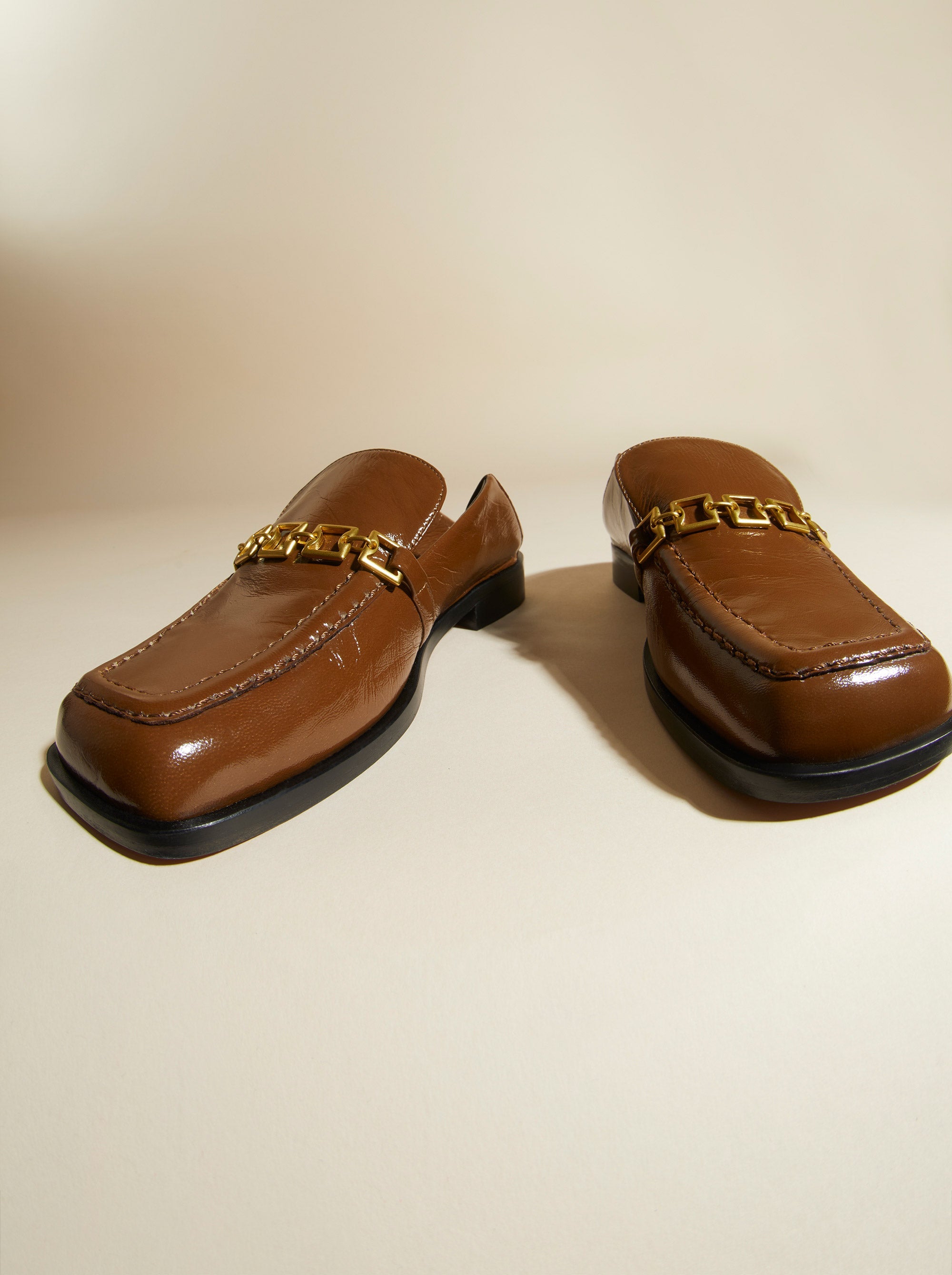 The Tap Loafers Mocha High Gloss Front